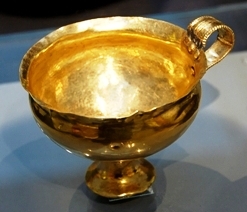 Mycenaean gold drinking goblet